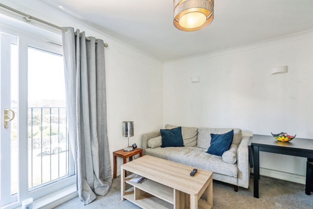 Property photo 3 of 9