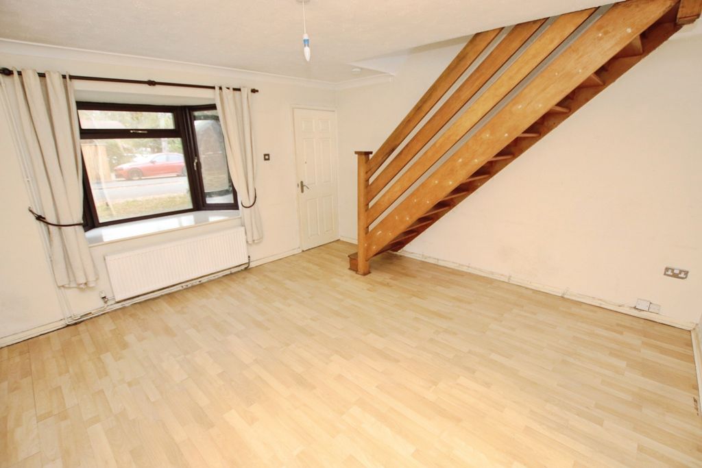 Property photo 2 of 12 4591702