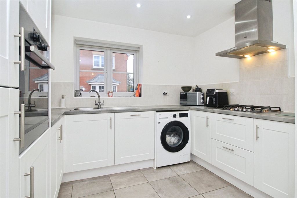 Property photo 2 of 15 Fitted Kitchen/Diner