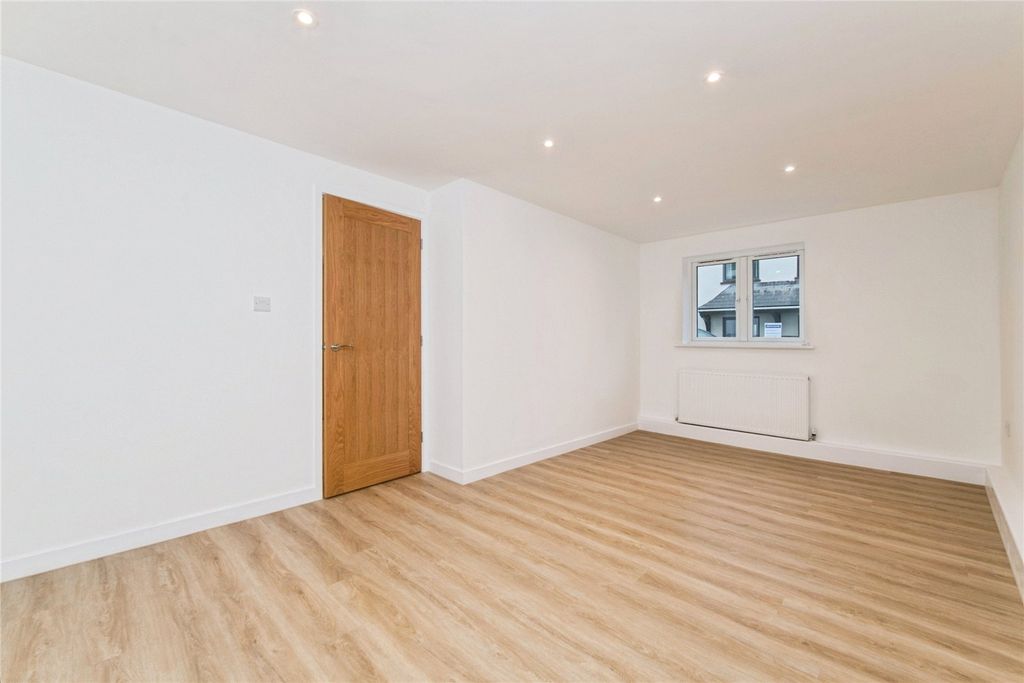Additional image 5 of 2 bed flat for saleKerslakes Court, Honiton, Devon EX14