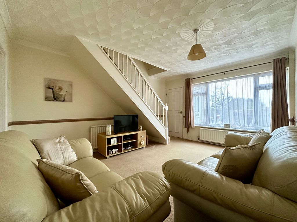 Property photo 2 of 12 Lounge