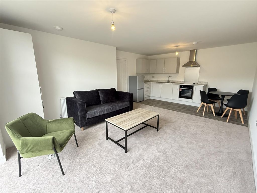 Property photo 3 of 12