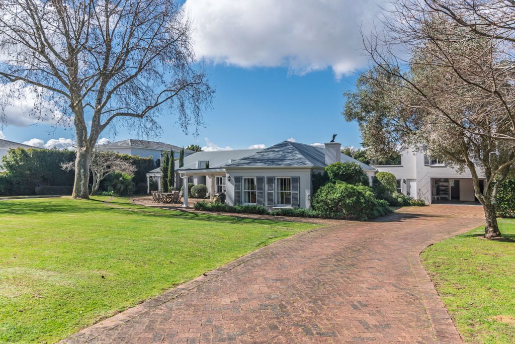 Property photo 2 of 42 Kw1711769