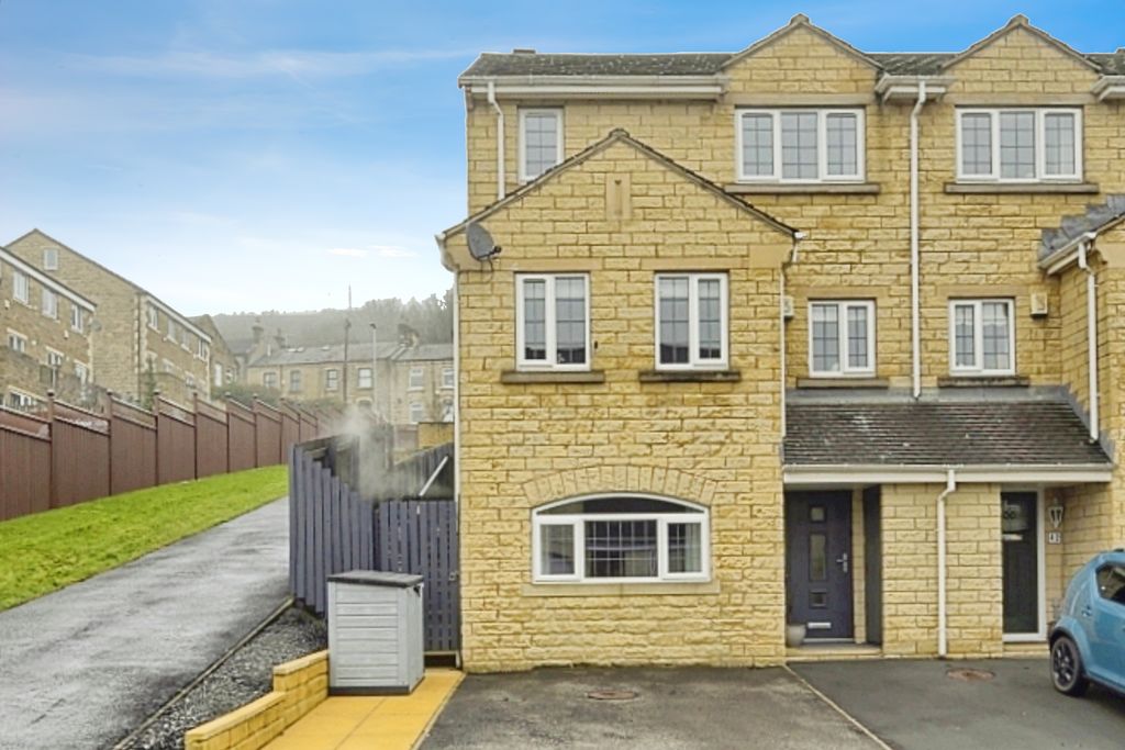 Property photo 1 of 18 Front