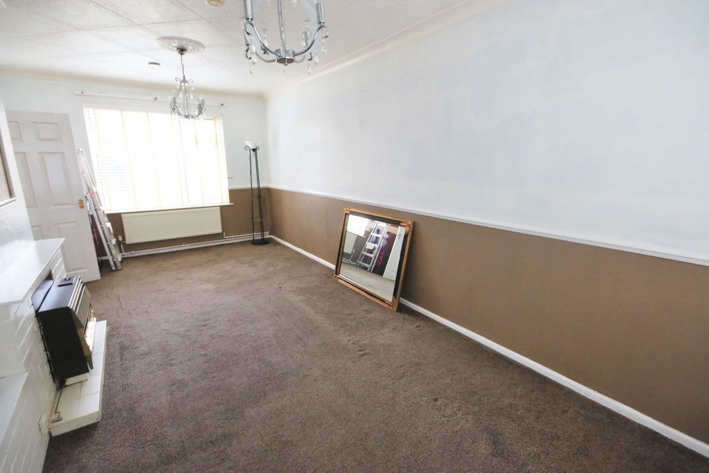Property photo 3 of 12 Photograph 3