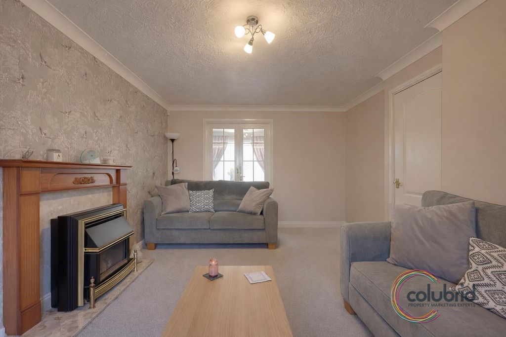 Property photo 3 of 23