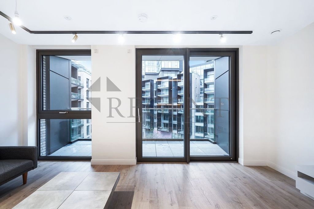 Property photo 2 of 9 Reception