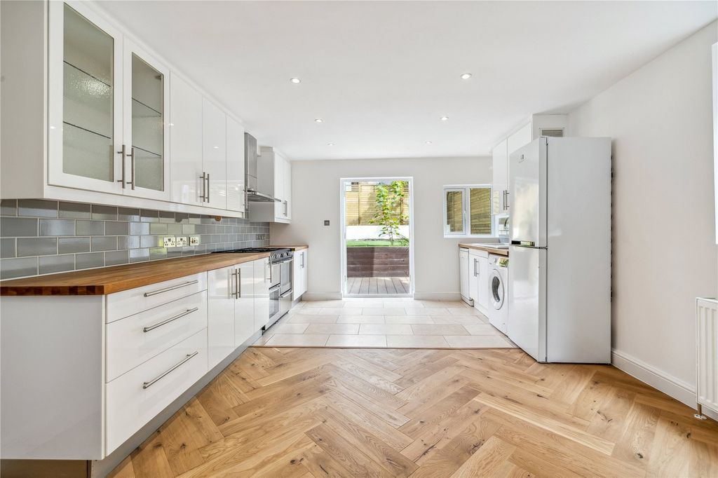Property photo 2 of 7