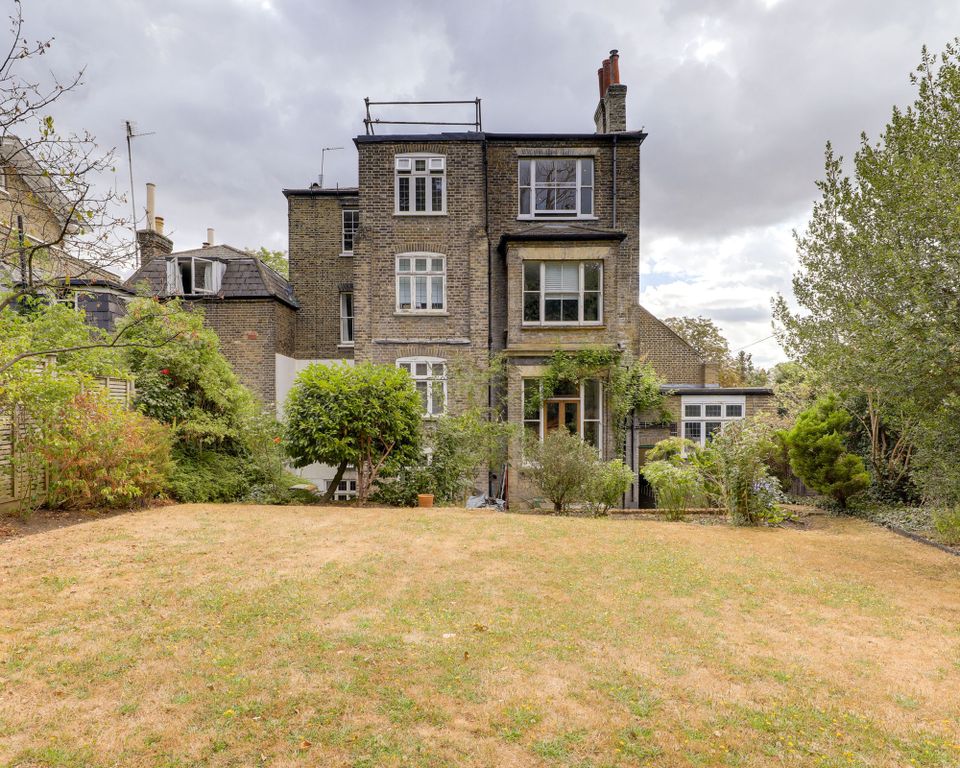 Property photo 2 of 18