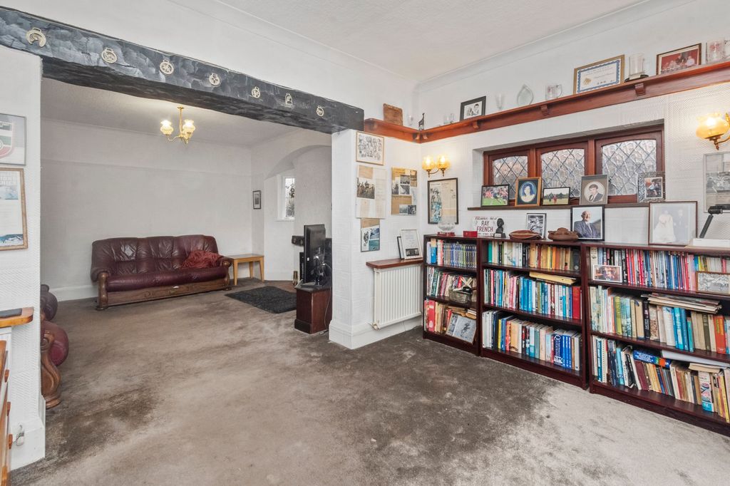 Property photo 3 of 35