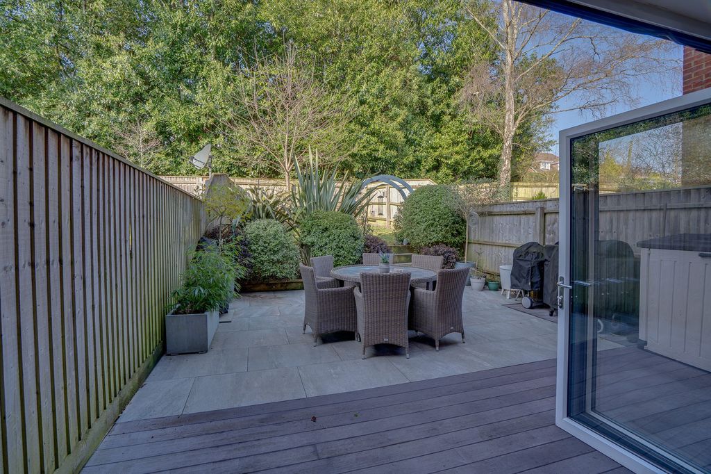 Property photo 2 of 21