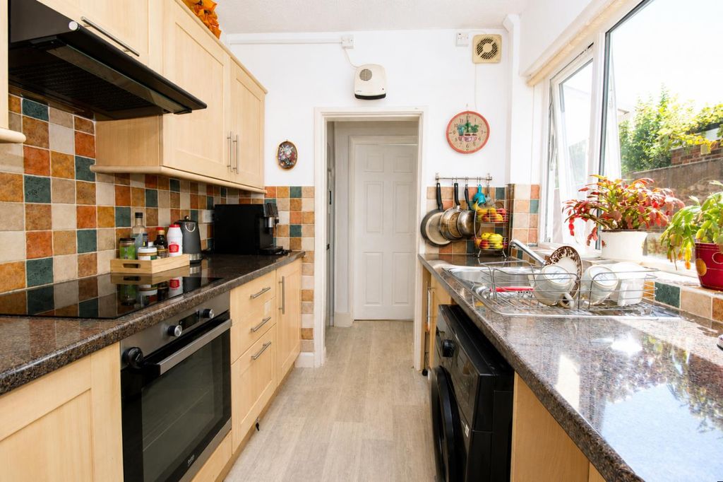 Property photo 2 of 16 B2ee38d9-5217-48ba-Beb4-4cd5936Aef58.Png
