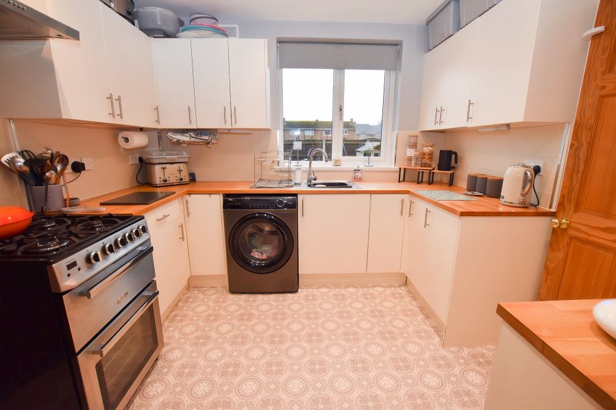 Property photo 3 of 18 Kitchen 2