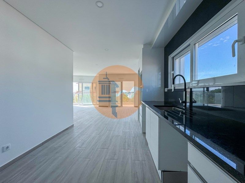 Property photo 3 of 32