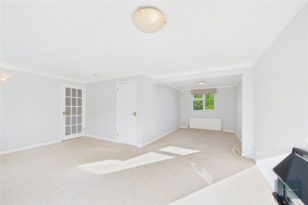 Property photo 2 of 9 Picture No. 10