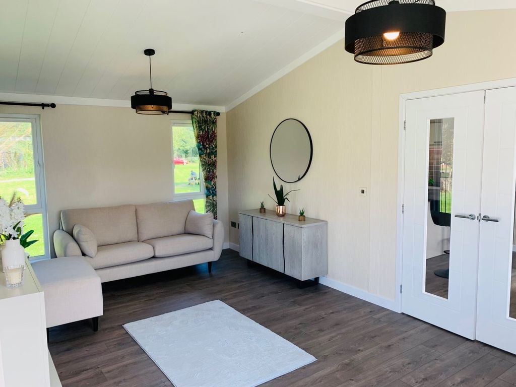 Property photo 3 of 39 3.Jpg