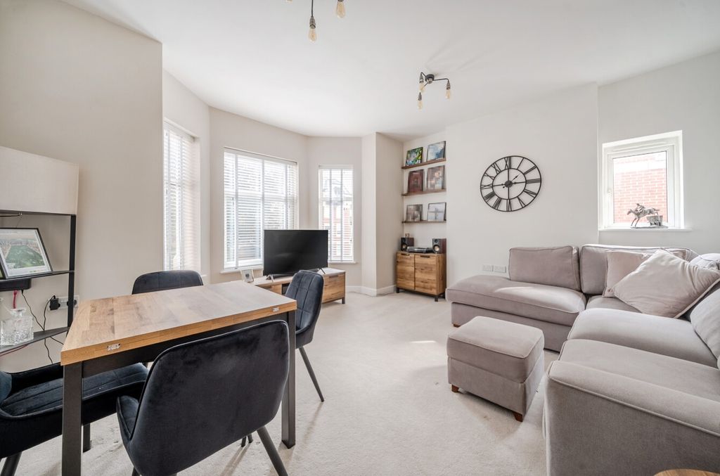 Property photo 2 of 12 1353388-3-68c2E79...