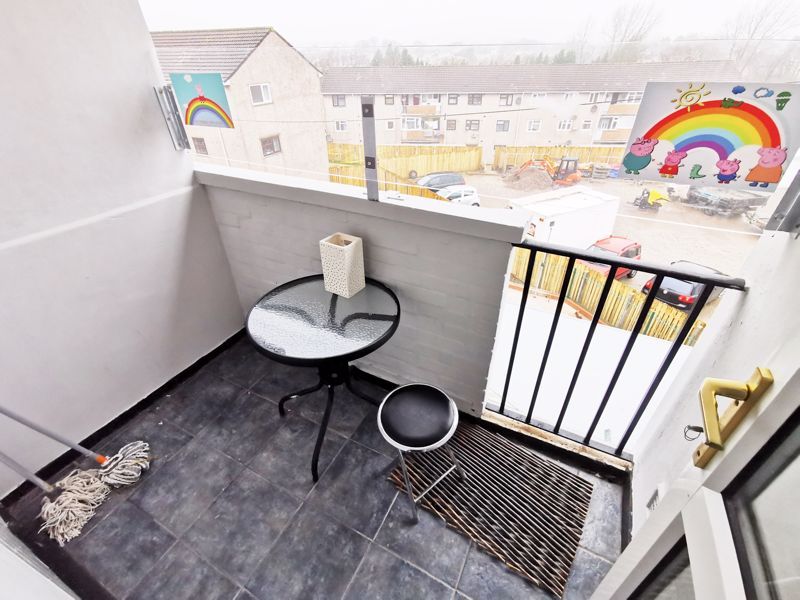 Property photo 3 of 17 Photo 4