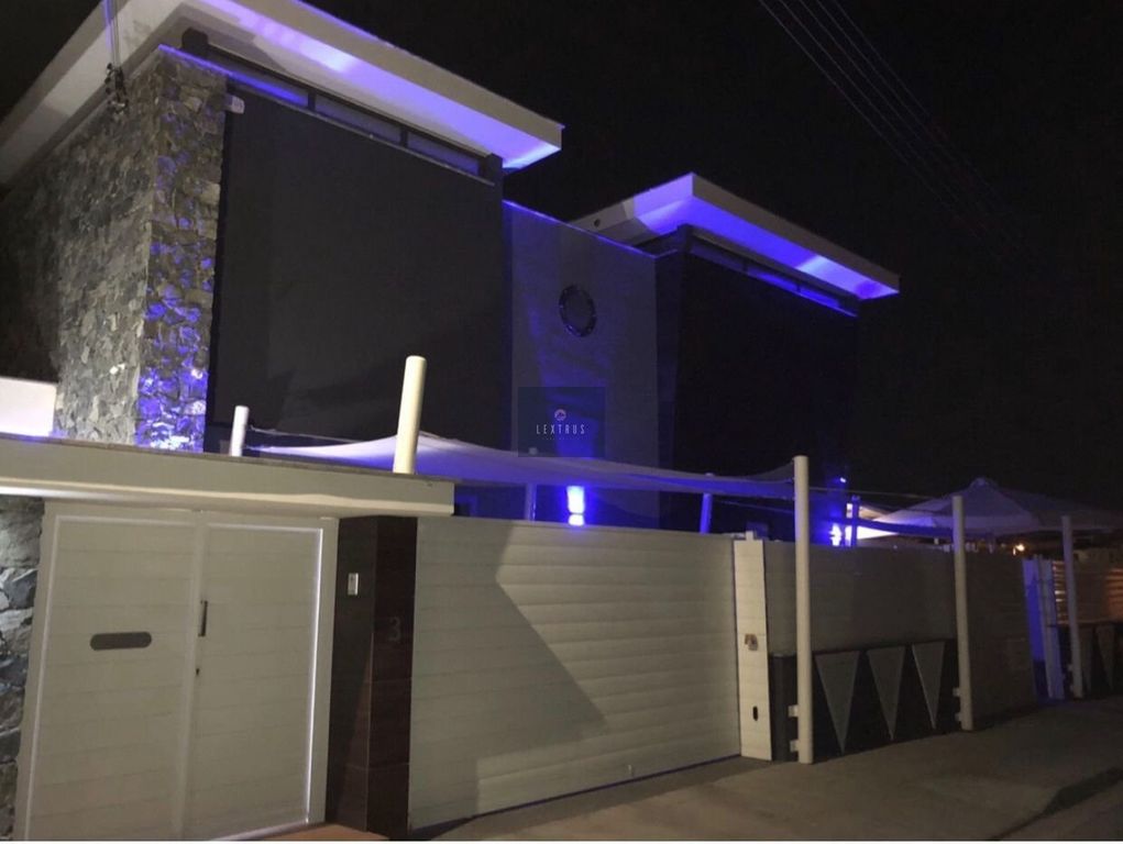 Property photo 2 of 23