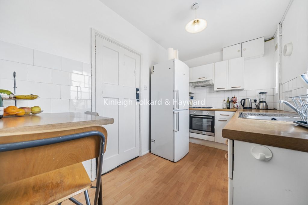 Property photo 3 of 7 5Cbbc1A4-Ffae-4484-9