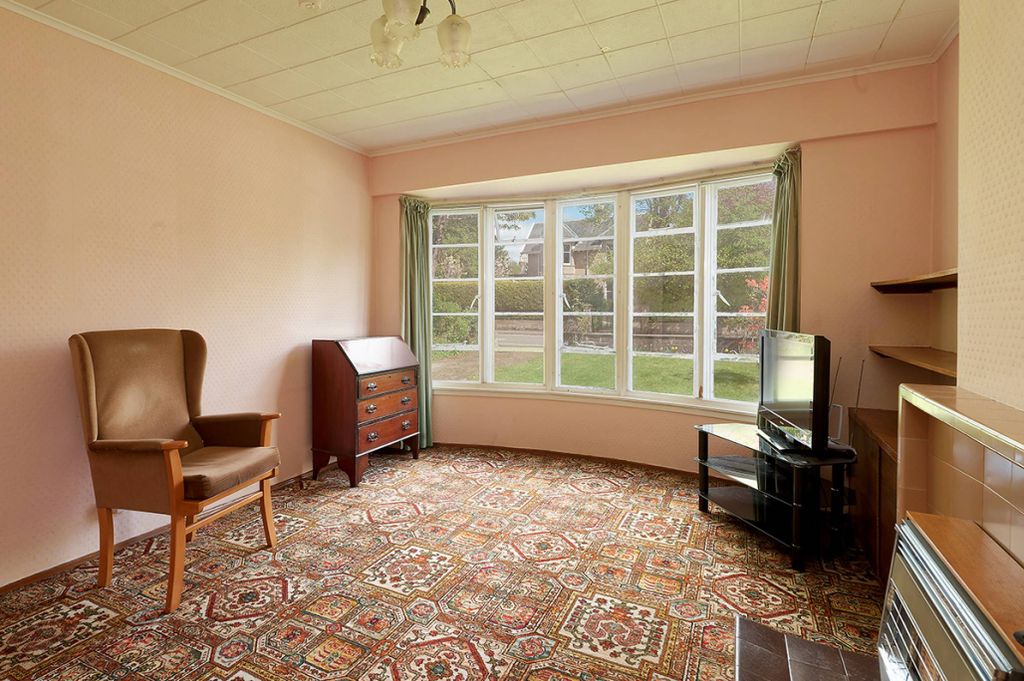 Property photo 2 of 21