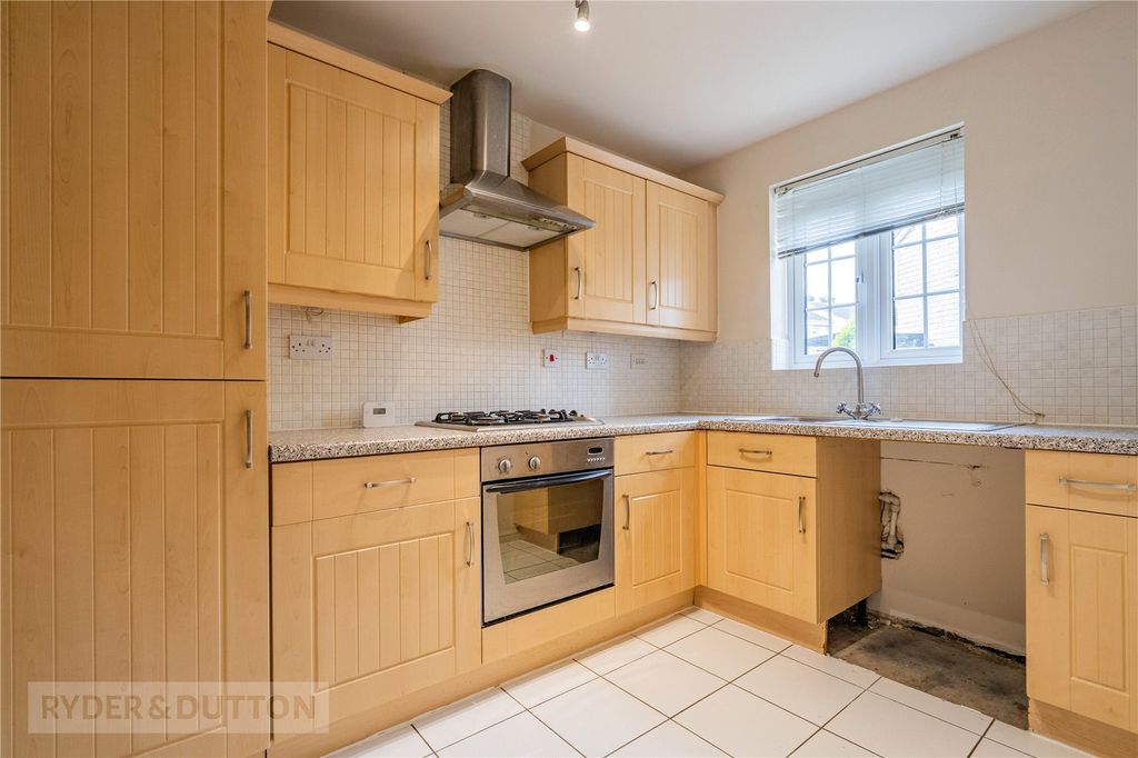 Property photo 2 of 19 Kitchen