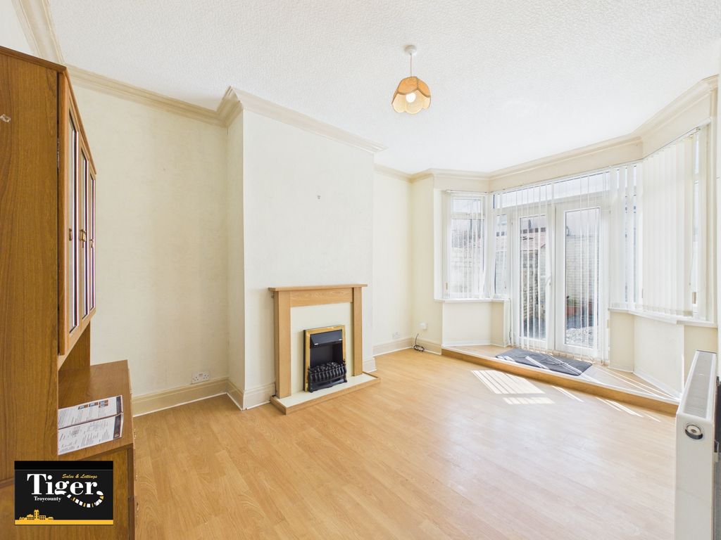 Property photo 2 of 9 Cam03440G0-Pr0599-Still005