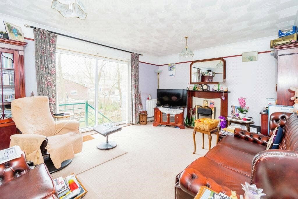 Property photo 2 of 12 Picture No. 16