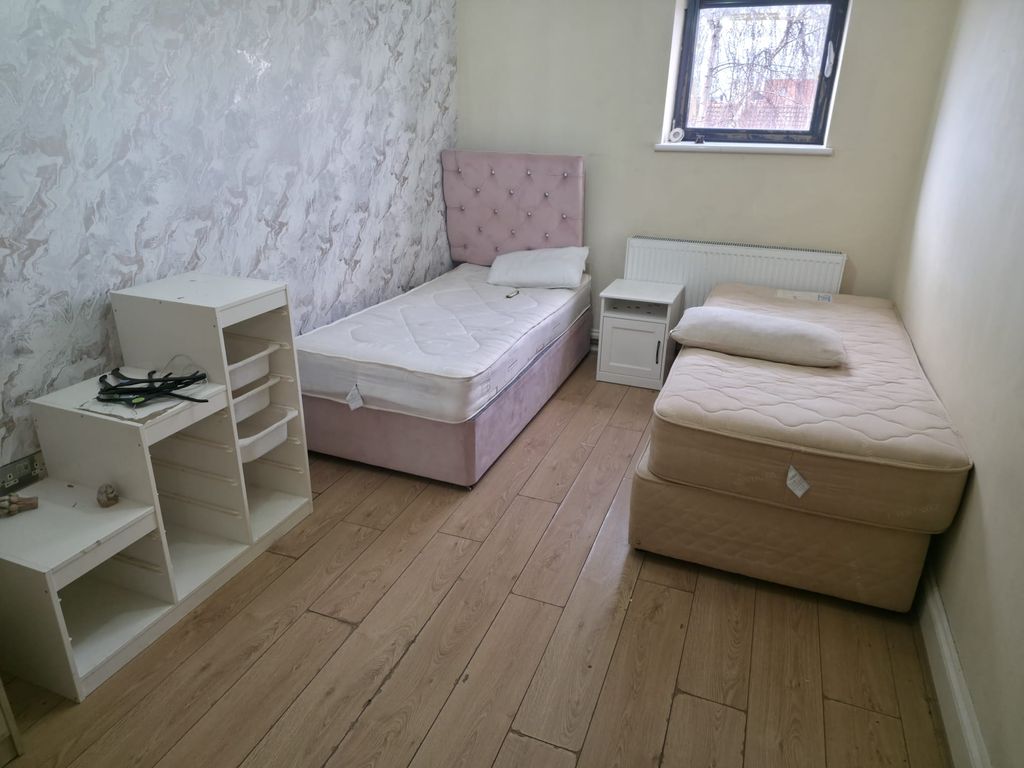 Property photo 3 of 3