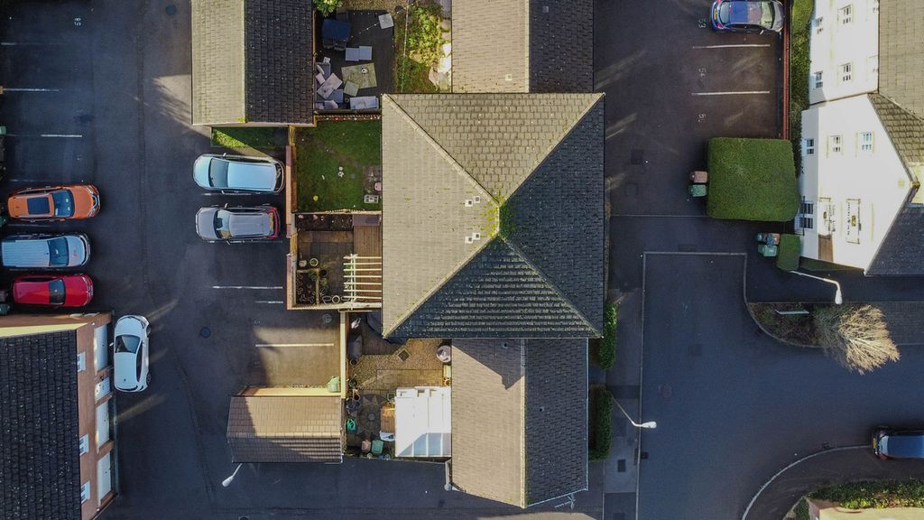 Property photo 2 of 36