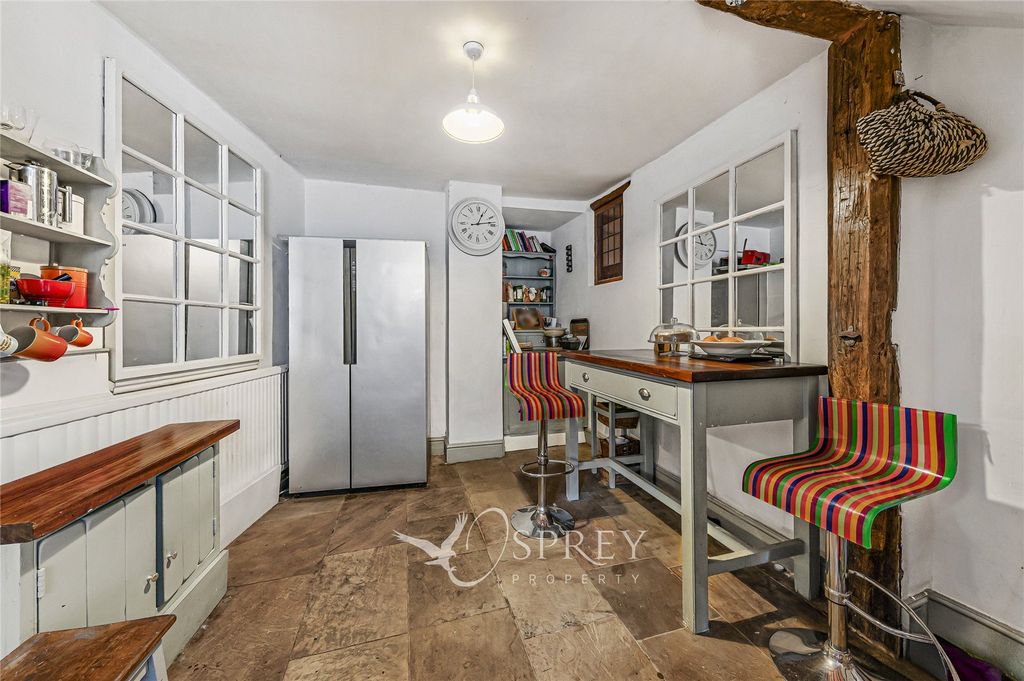Property photo 3 of 16 Kitchen