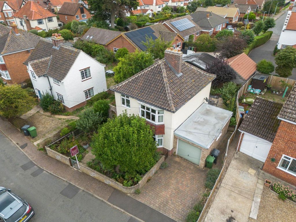 Property photo 1 of 30