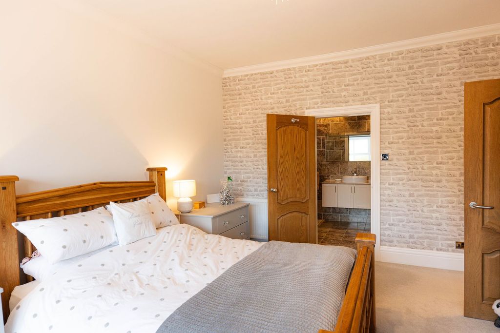 Property photo 2 of 19 Master Bedroom 1