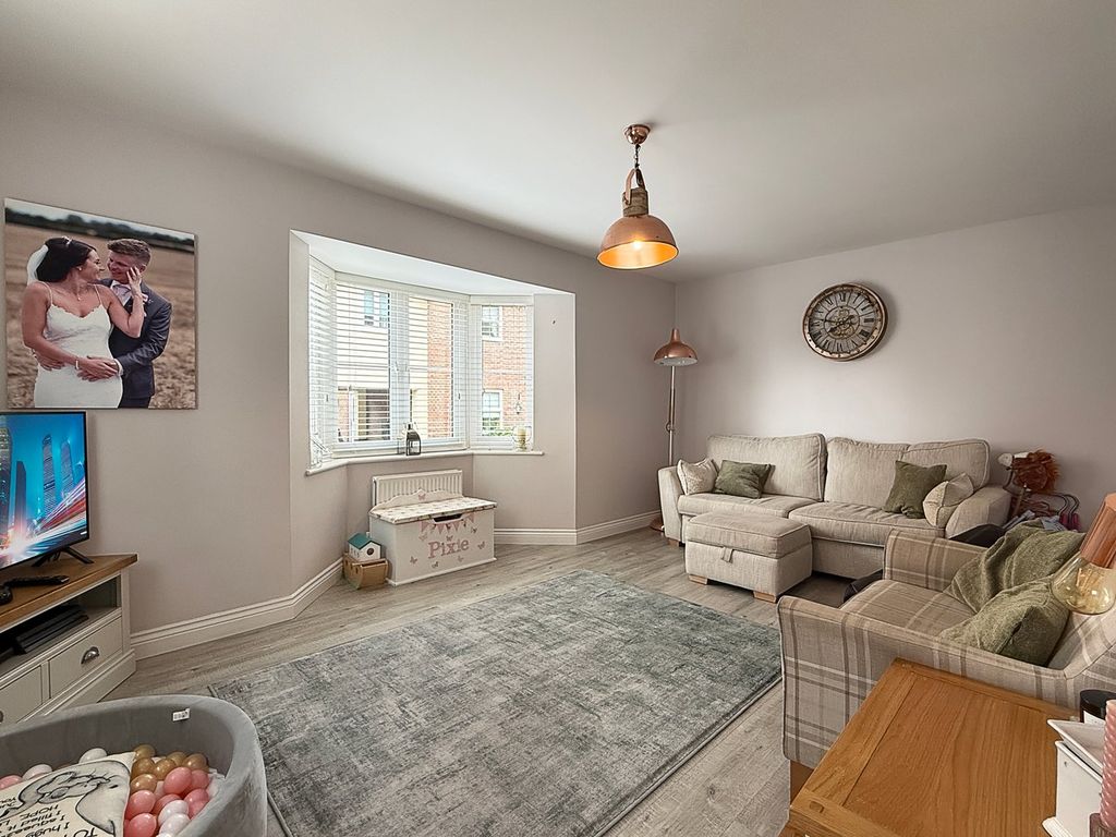 Property photo 2 of 20