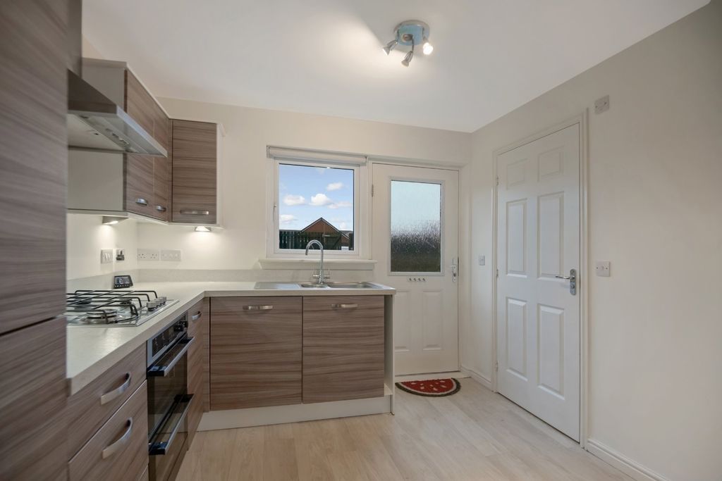 Property photo 3 of 15 Kitchen