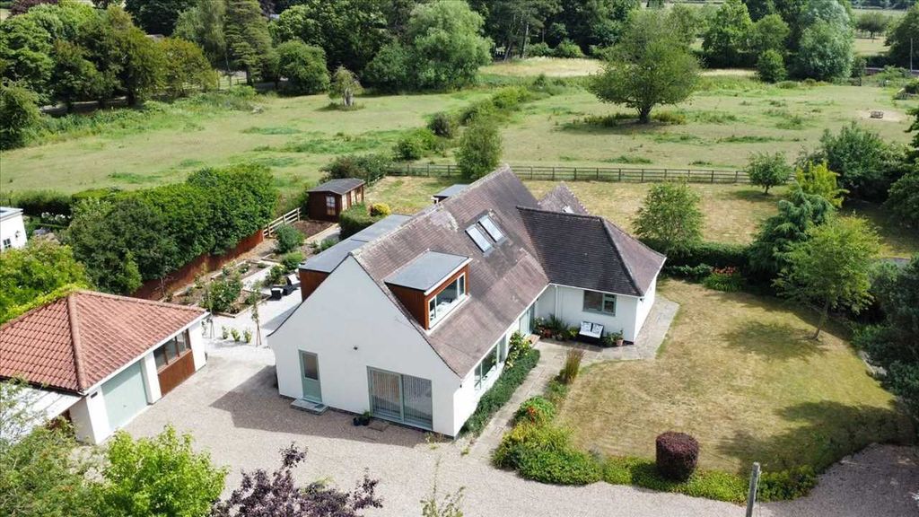 Property photo 2 of 33