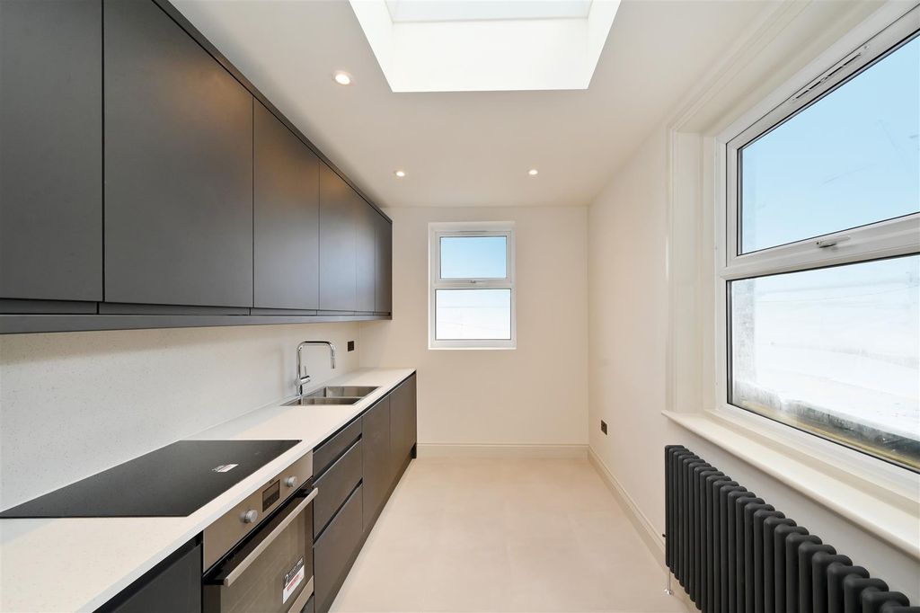 Property photo 1 of 14 3-64-Queensway (9).Jpg