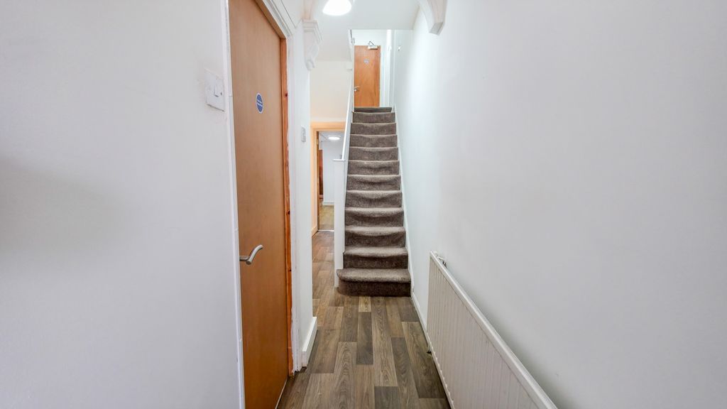 Property photo 3 of 20 20260119_102943