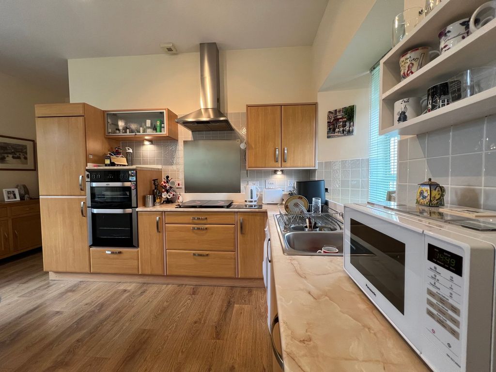 Property photo 3 of 20
