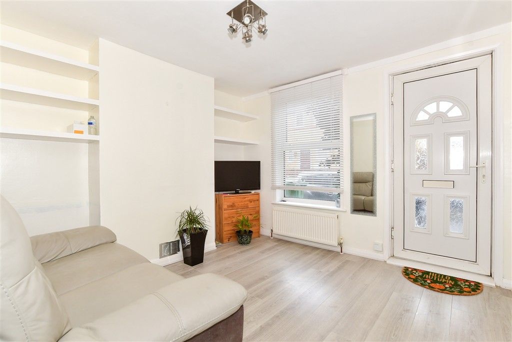 Property photo 3 of 13 Lounge