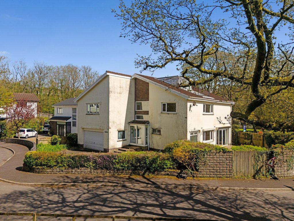 Property photo 1 of 49 Substantial Family Home