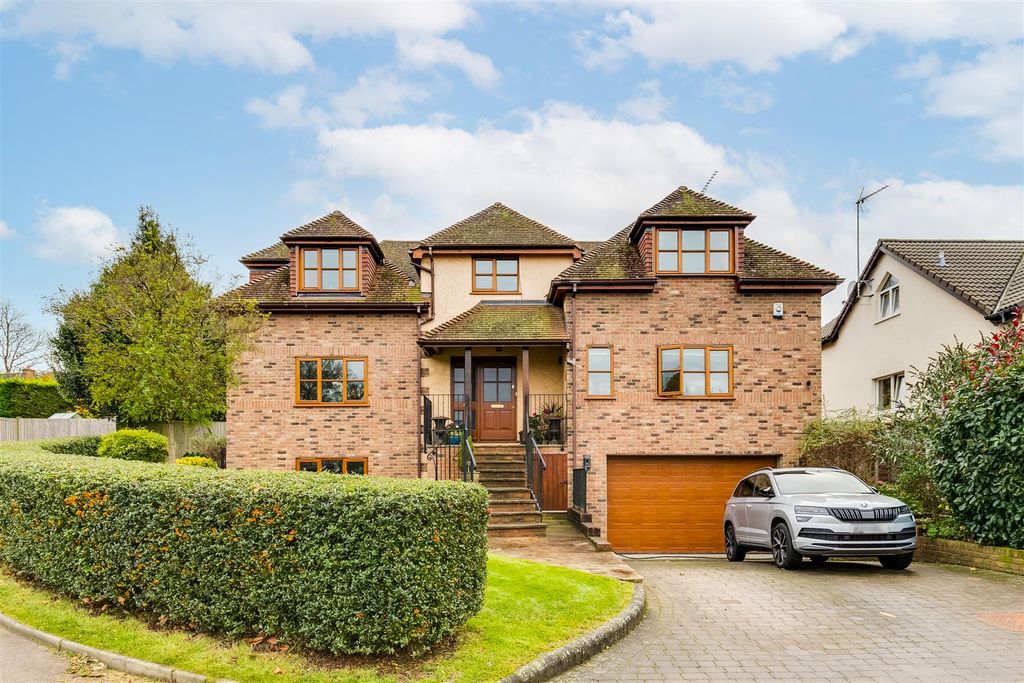 Property photo 1 of 27