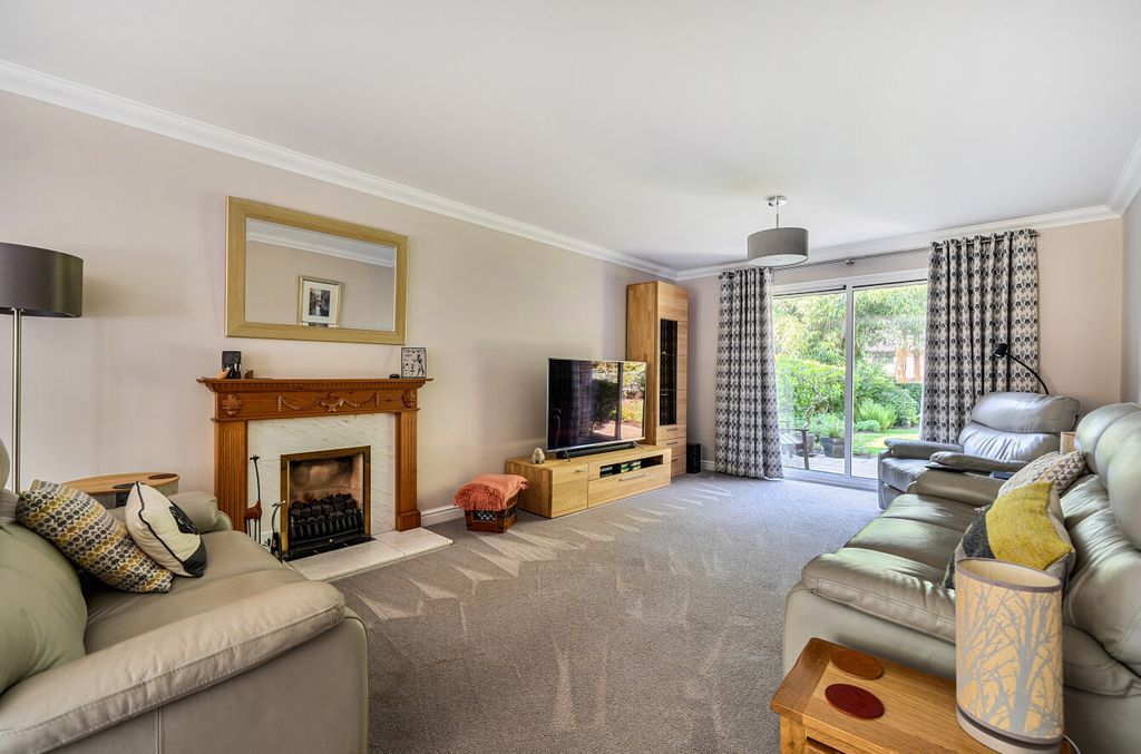 Property photo 3 of 19 1453325-13-69F0d1...