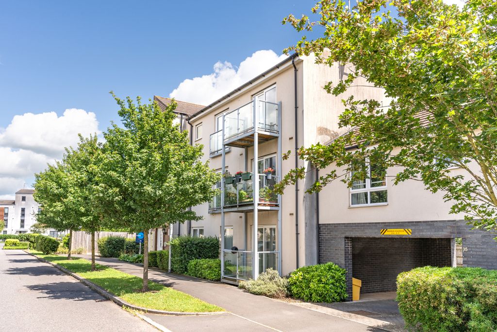 Property photo 2 of 13 A7406669-15