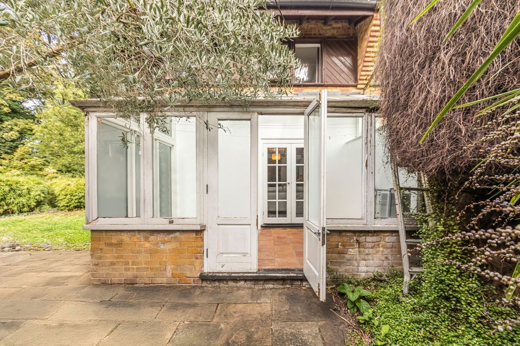 Property photo 3 of 20