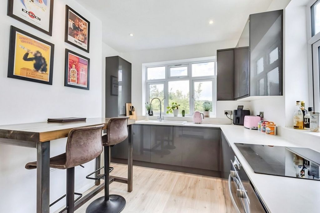 Property photo 2 of 10 2802E80F-588391d2...