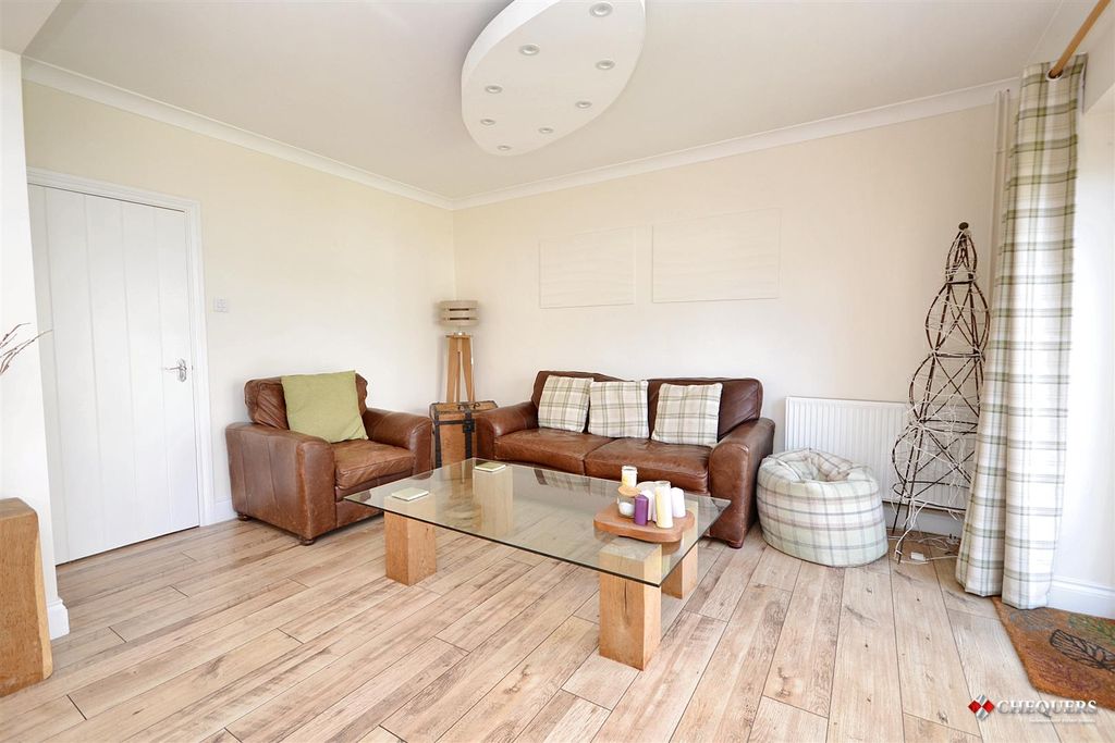 Property photo 3 of 18
