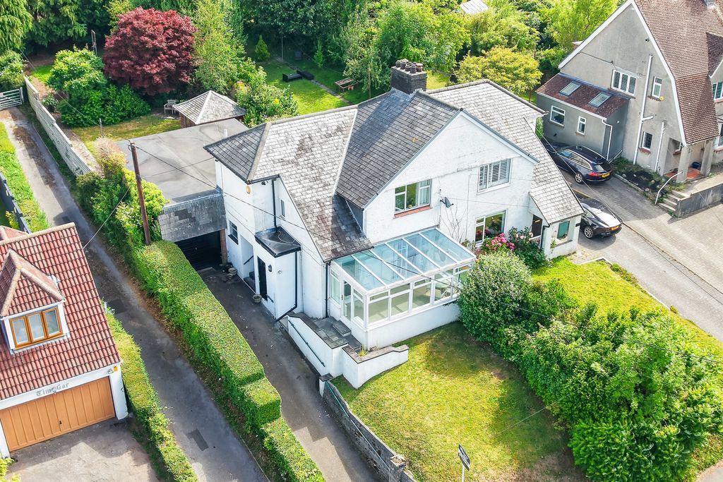 Property photo 2 of 34