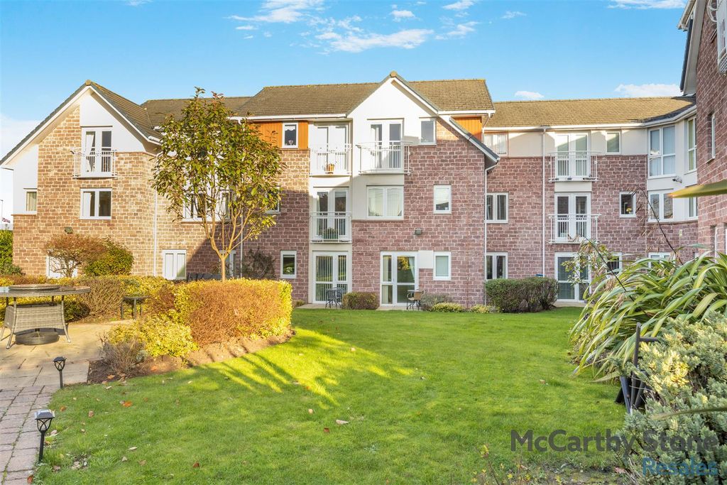 Property photo 1 of 18 8671565-Exterior08.Jpg