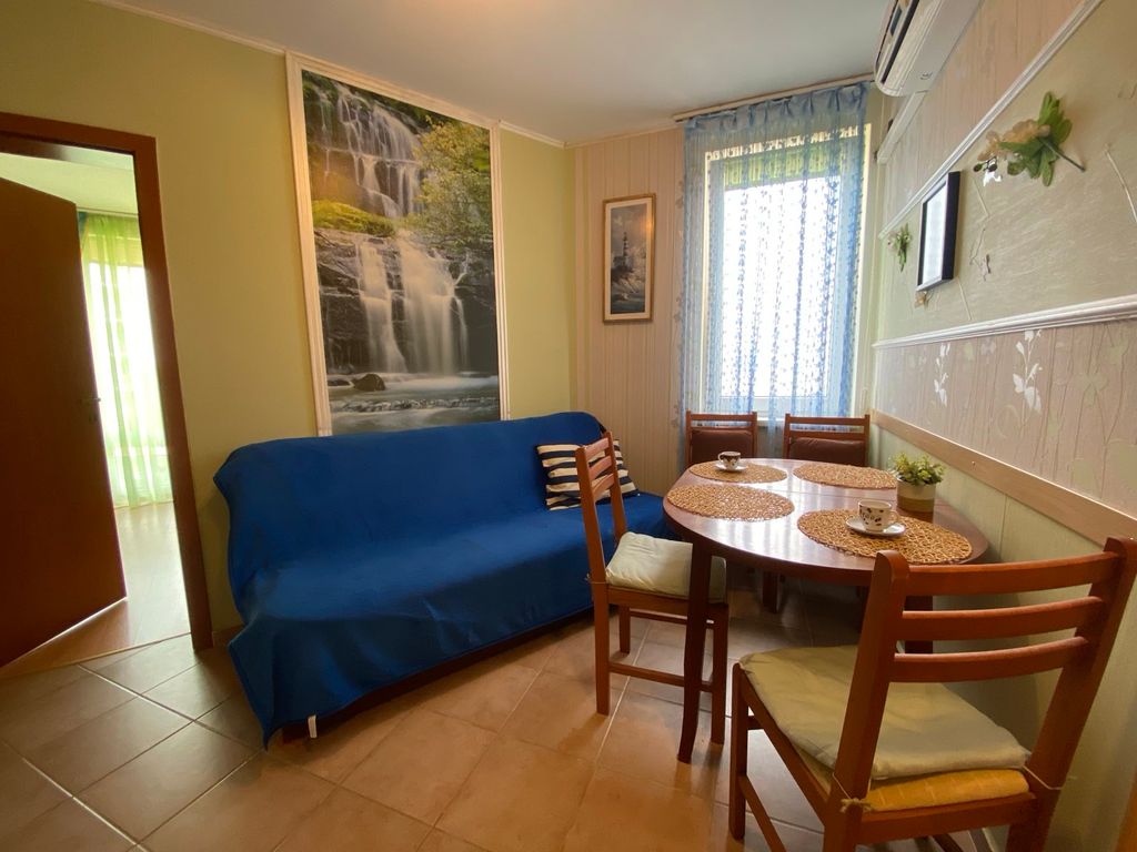 Property photo 2 of 11